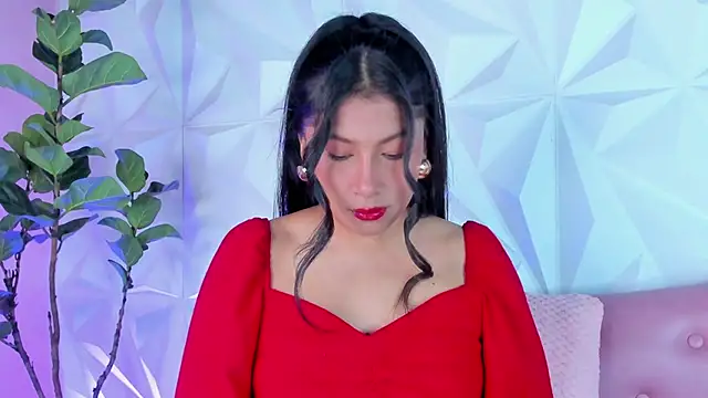 LinnaGardenia online show from 02/01/25, 02:02