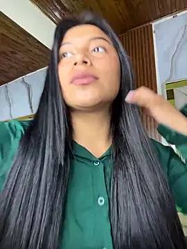 LinnaGardenia online show from 03/07/26, 01:08