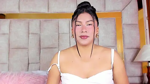 LinnaGardenia online show from 04/07/26, 01:44