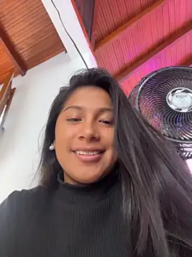 LinnaGardenia online show from 04/14/26, 06:25