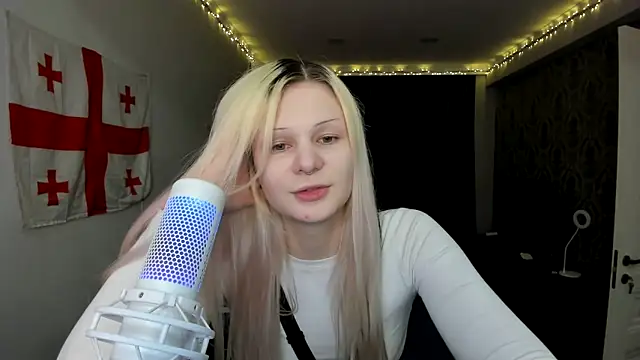 Snapshot of sashakiss99 chatting on 01/22/25, 04:12 sashakiss99 online show from 01/22/25, 04:12