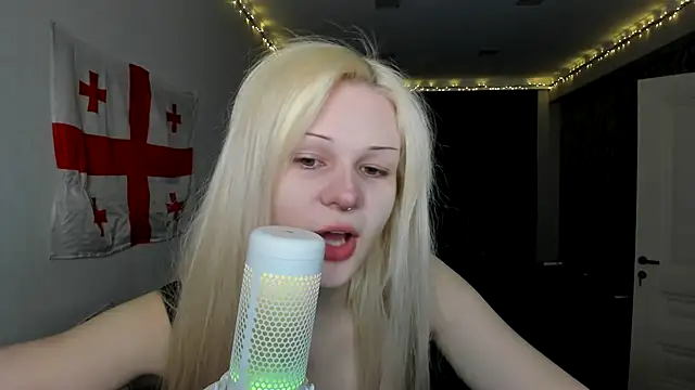 Snapshot of sashakiss99 chatting on 02/28/25, 05:59 sashakiss99 online show from 02/28/25, 05:59