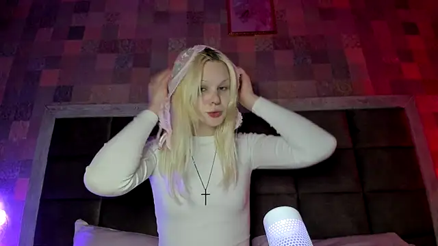 Snapshot of sashakiss99 chatting on 09/30/25, 05:07 sashakiss99 online show from 09/30/25, 05:07