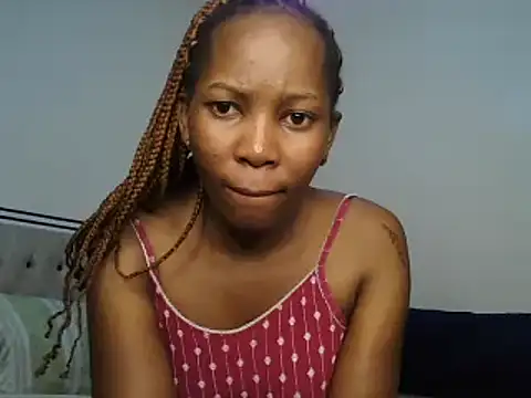 Snapshot of Petitiebooty chatting on 02/03/25, 07:18 Petitiebooty online show from 02/03/25, 07:18