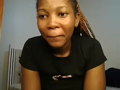 Snapshot of Petitiebooty chatting on 02/05/25, 09:15 Petitiebooty online show from 02/05/25, 09:15