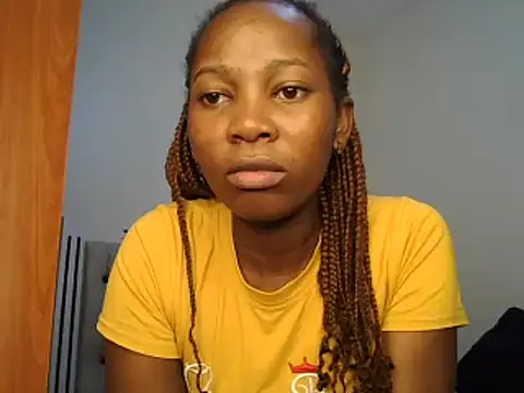 Snapshot of Petitiebooty chatting on 02/07/25, 10:08 Petitiebooty online show from 02/07/25, 10:08