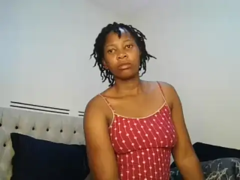 Snapshot of Petitiebooty chatting on 02/11/25, 07:23 Petitiebooty online show from 02/11/25, 07:23