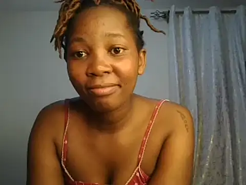 Snapshot of Petitiebooty chatting on 03/13/25, 11:30 Petitiebooty online show from 03/13/25, 11:30