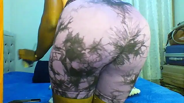 Petitiebooty online show from 04/28/26, 08:30