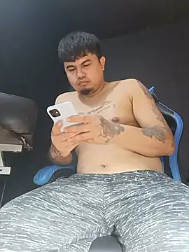 Snapshot of DickMasterfindom chatting on 07/21/26, 02:58 DickMasterfindom online show from 07/21/26, 02:58