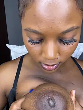 chocogirl01 online show from 01/19/25, 12:39