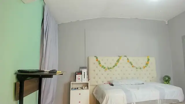 nami sam01 online show from 02/12/25, 12:33