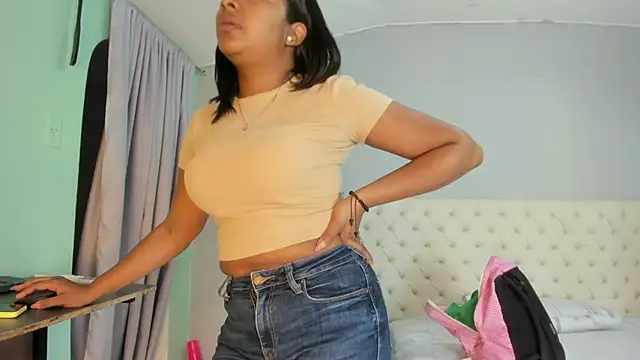 nami sam01 online show from 03/18/25, 12:36