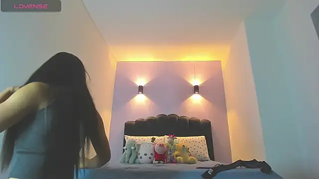 Sofia Clauss  online show from 11/12/25, 02:12