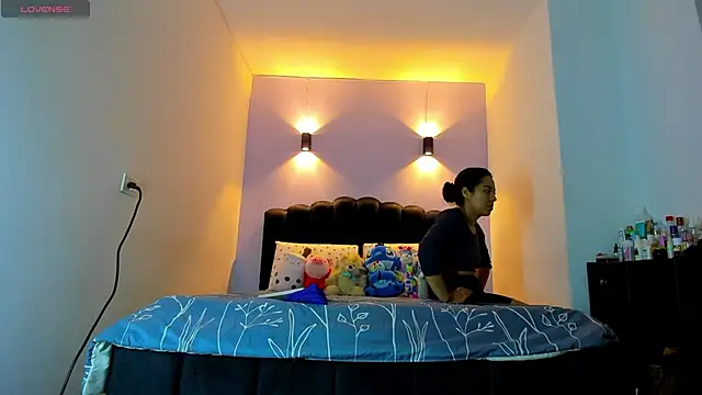 Sofia Clauss  online show from 01/14/26, 04:07