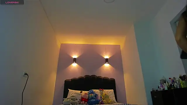 Sofia Clauss  online show from 02/11/26, 05:12