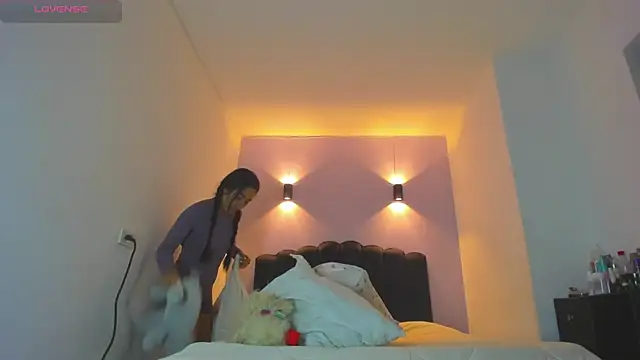 Sofia Clauss  online show from 03/02/26, 04:03