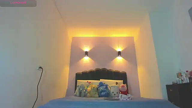 Sofia Clauss  online show from 04/06/26, 04:21