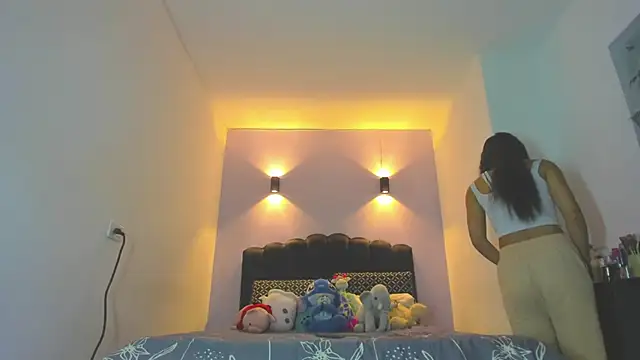 Sofia Clauss  online show from 04/22/26, 05:21