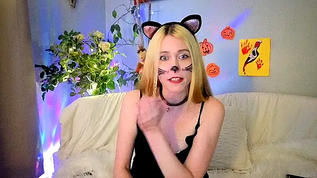 Snapshot of CanadianBeaver6969 chatting on 11/01/25, 11:01 CanadianBeaver6969 online show from 11/01/25, 11:01