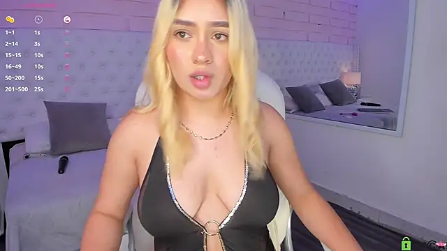 Snapshot of Yaaky_ chatting on 12/24/24, 04:55 Yaaky online show from 12/24/24, 04:55