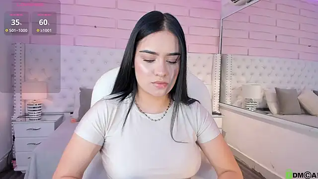 Snapshot of Yaaky_ chatting on 02/17/25, 08:36 Yaaky online show from 02/17/25, 08:36