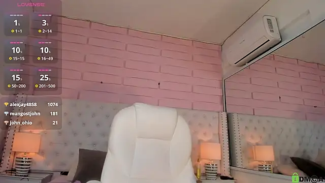 Snapshot of Yaaky_ chatting on 02/24/25, 08:47 Yaaky online show from 02/24/25, 08:47