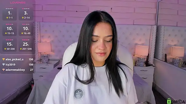 Snapshot of Yaaky_ chatting on 02/24/25, 11:52 Yaaky online show from 02/24/25, 11:52