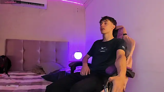 AlessandroDybala online show from 03/04/25, 12:01