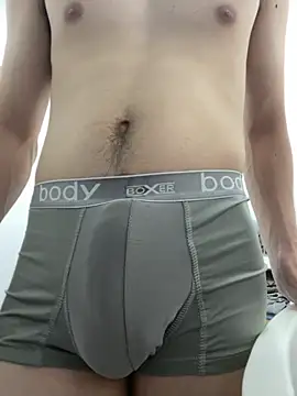 Snapshot of junfoureyes chatting on 10/12/25, 03:44 junfoureyes online show from 10/12/25, 03:44