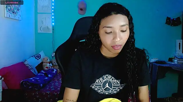 sensitive brunette online show from 03/06/26, 11:45