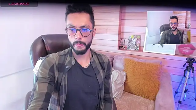 Snapshot of Tom_cooper_ chatting on 02/07/25, 01:11 Tom cooper online show from 02/07/25, 01:11