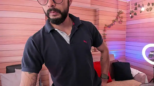 Snapshot of Tom_cooper_ chatting on 02/19/25, 01:06 Tom cooper online show from 02/19/25, 01:06