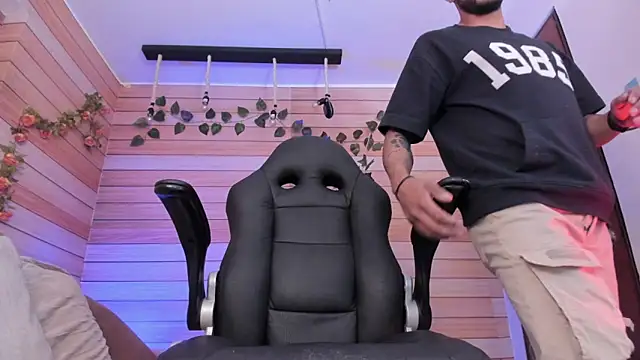 Snapshot of Tom_cooper_ chatting on 02/28/25, 01:03 Tom cooper online show from 02/28/25, 01:03