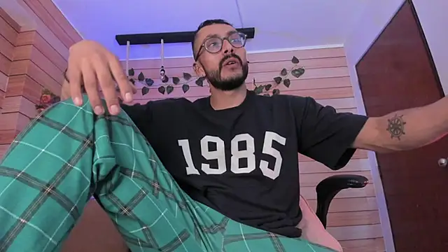 Snapshot of Tom_cooper_ chatting on 02/28/25, 07:14 Tom cooper online show from 02/28/25, 07:14