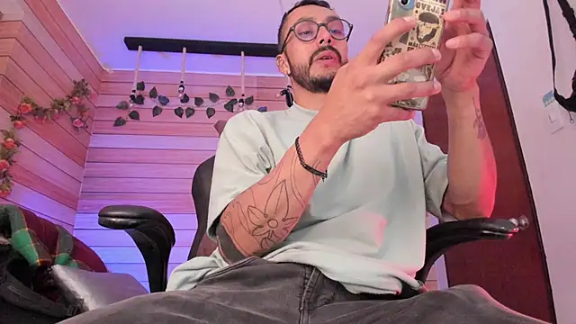 Snapshot of Tom_cooper_ chatting on 03/07/25, 01:18 Tom cooper online show from 03/07/25, 01:18