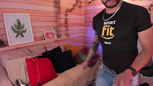 Snapshot of Tom_cooper_ chatting on 03/15/25, 01:07 Tom cooper online show from 03/15/25, 01:07