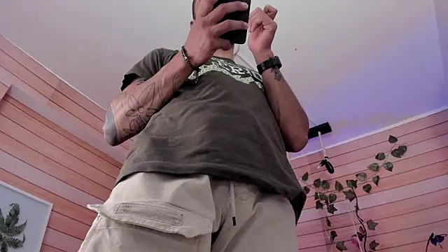 Snapshot of Tom_cooper_ chatting on 03/22/25, 01:08 Tom cooper online show from 03/22/25, 01:08