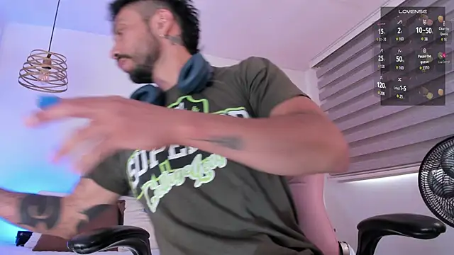 Snapshot of Tom_cooper_ chatting on 10/02/25, 12:56 Tom cooper online show from 10/02/25, 12:56