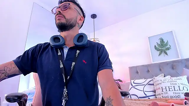 Snapshot of Tom_cooper_ chatting on 11/08/25, 12:27 Tom cooper online show from 11/08/25, 12:27