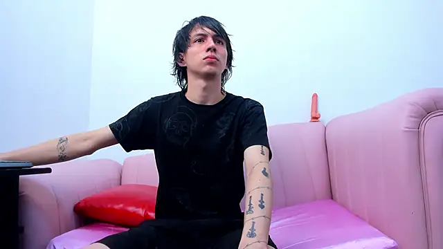 JeanRam18 online show from 12/02/25, 11:37