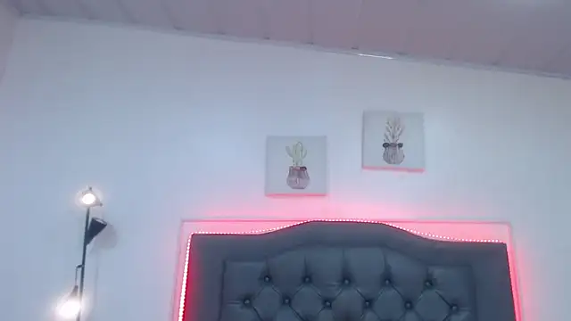 candy lux  online show from 10/18/25, 07:03