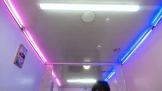 candy lux  online show from 02/12/26, 09:32