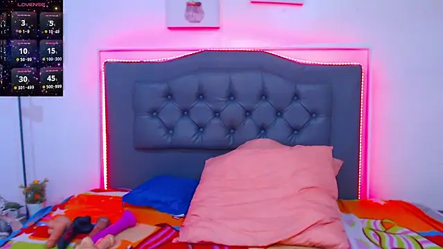 candy lux  online show from 04/16/26, 10:23