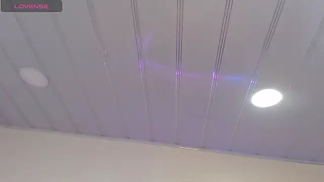 candy lux  online show from 04/20/26, 03:48