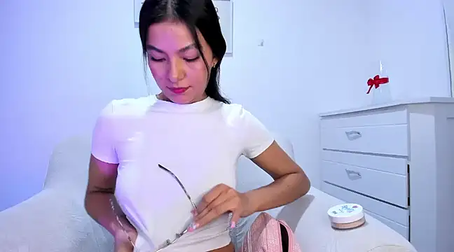 barbie brunette3 online show from 03/04/25, 12:50