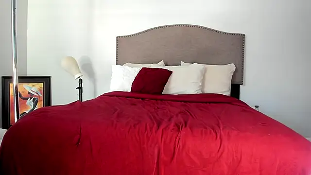 yiauana online show from 09/19/25, 04:18