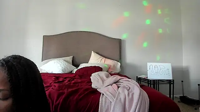 yiauana online show from 09/25/25, 04:11