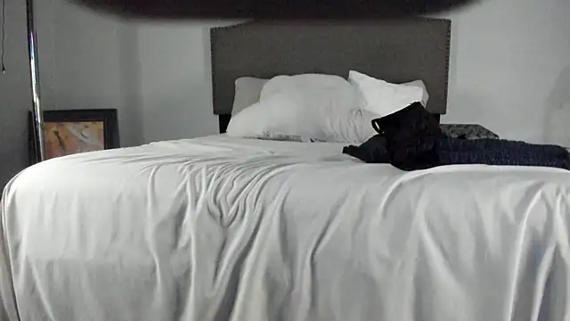 yiauana online show from 10/05/25, 11:30