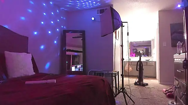 yiauana online show from 04/21/26, 08:09